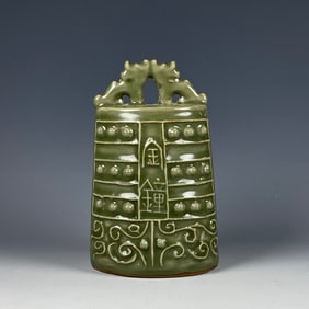 An Exquisite Longquan yao Dragon Pattern Chime
