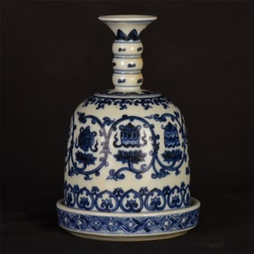 An Exquisite Blue and White Eight Treasures Pattern Vase
