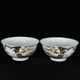 A Pair of Exquisite Famille-Rose Flower and Bird Pattern Bowls