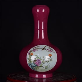An Exquisite Purple Glazed Famille-Rose Flower and Bird Pattern Painted Gold Vase