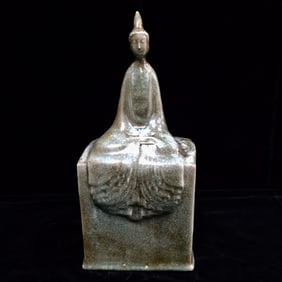 An Exquisite Ru yao Figure Ornament