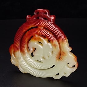 An Exquisite White Jade Dragon Pattern Pendant