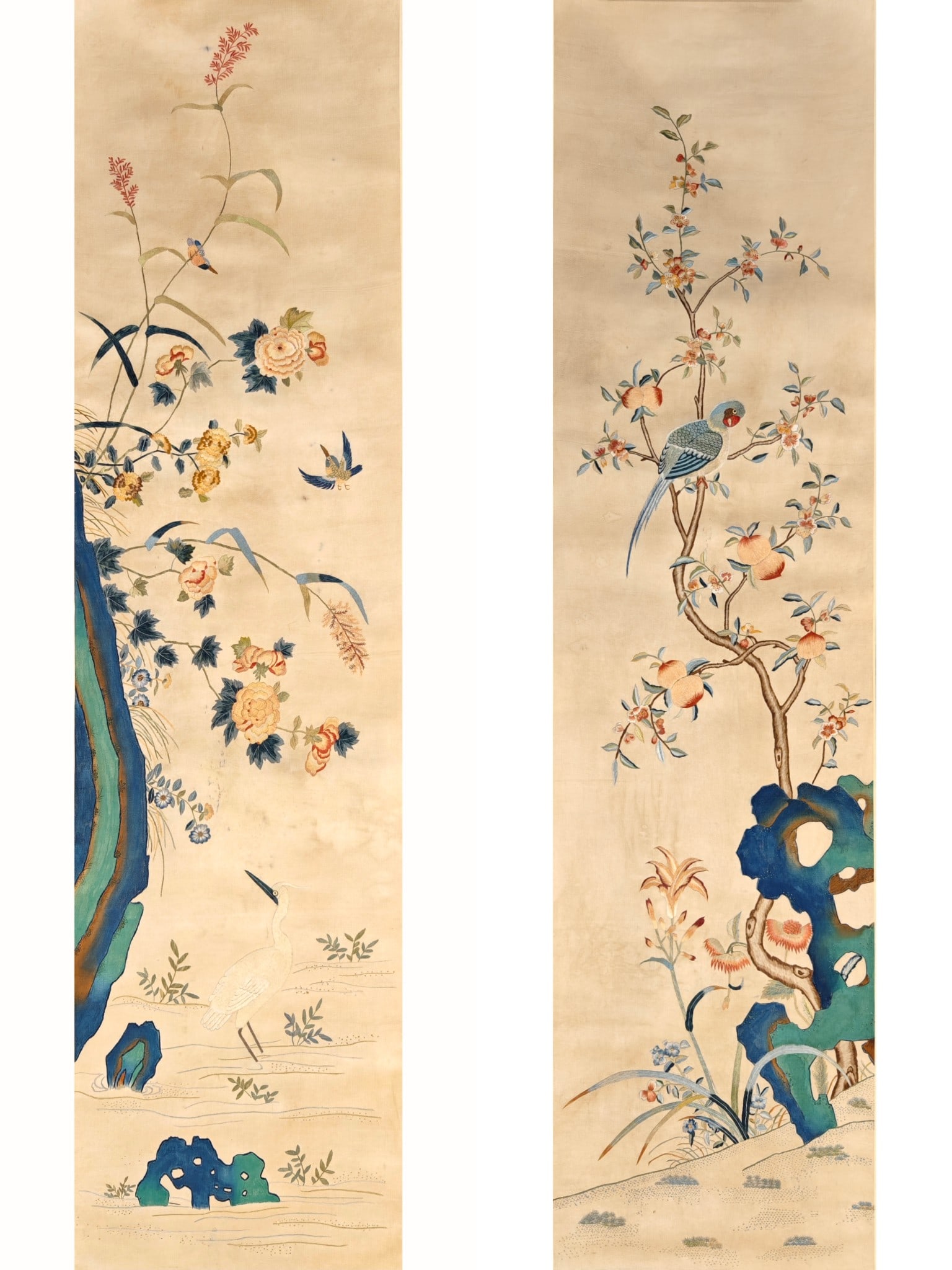 A pair of exquisite kesi paintings of flowers and birds: A pair of exquisite kesi paintings of flowers and birds, Qing Dynasty, China. Kesi craftsmanship is an ancient and fine handicraft with a long history and unique skills in China. This technique is usu