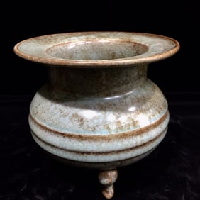 An Exquisite Ru yao Tripod Censer