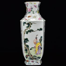 An Exquisite Famille-Rose Flower and Bird Pattern Vase