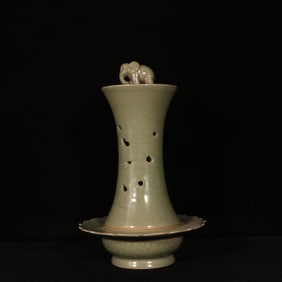 An Exquisite Jun yao Purplish red Glazed Auspicious Cloud Pattern Censer