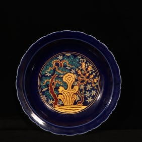 An Exquisite Lifen Glazed Pine and Plum Blossom Pattern Plate