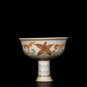 An Exquisite Famille-Rose Painted Gold Flower Pattern Stem Bowl