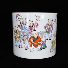 An Exquisite Enamel Character and Story Pattern Brush Pot,With Poem