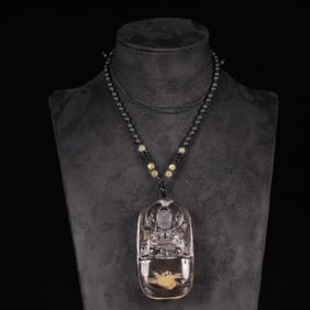 An Exquisite Crystal Statue of Avalokitesvara Pendant