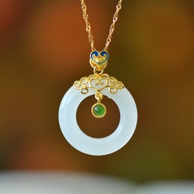 An Exquisite Sterling Silver Inlaid White Jade Necklace