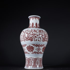 An Exquisite Underglaze-Red Lotus Pattern Dragon Pattern Vase