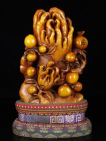 An Exquisite Shoushan Stone Bergamot Seal Ornament