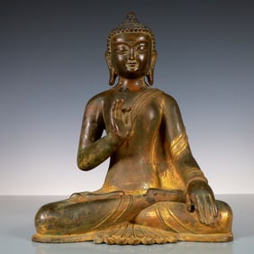 An Exquisite Gilt Bronze Statue of Sakyamuni