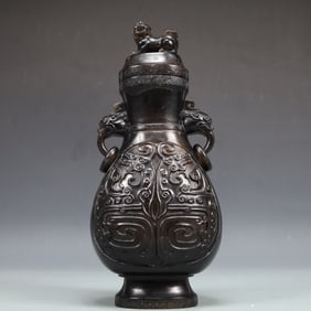 A Exquisite Crystal Dragon Pattern Double-Ears Vase