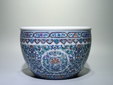 An Exquisite Doucai Lotus Pattern Vat