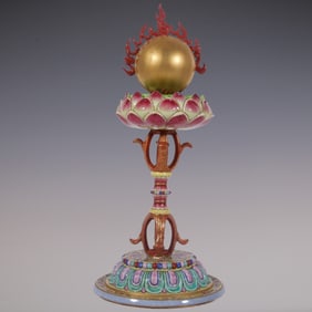 An Exquisite Enamel Painted Gold Lotus Pattern Hatstand
