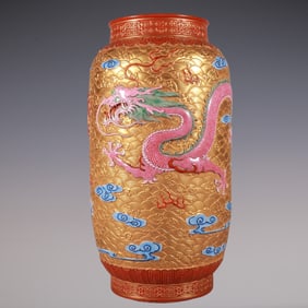 An Exquisite Enamel Dragon Pattern Seawater Pattern Vase