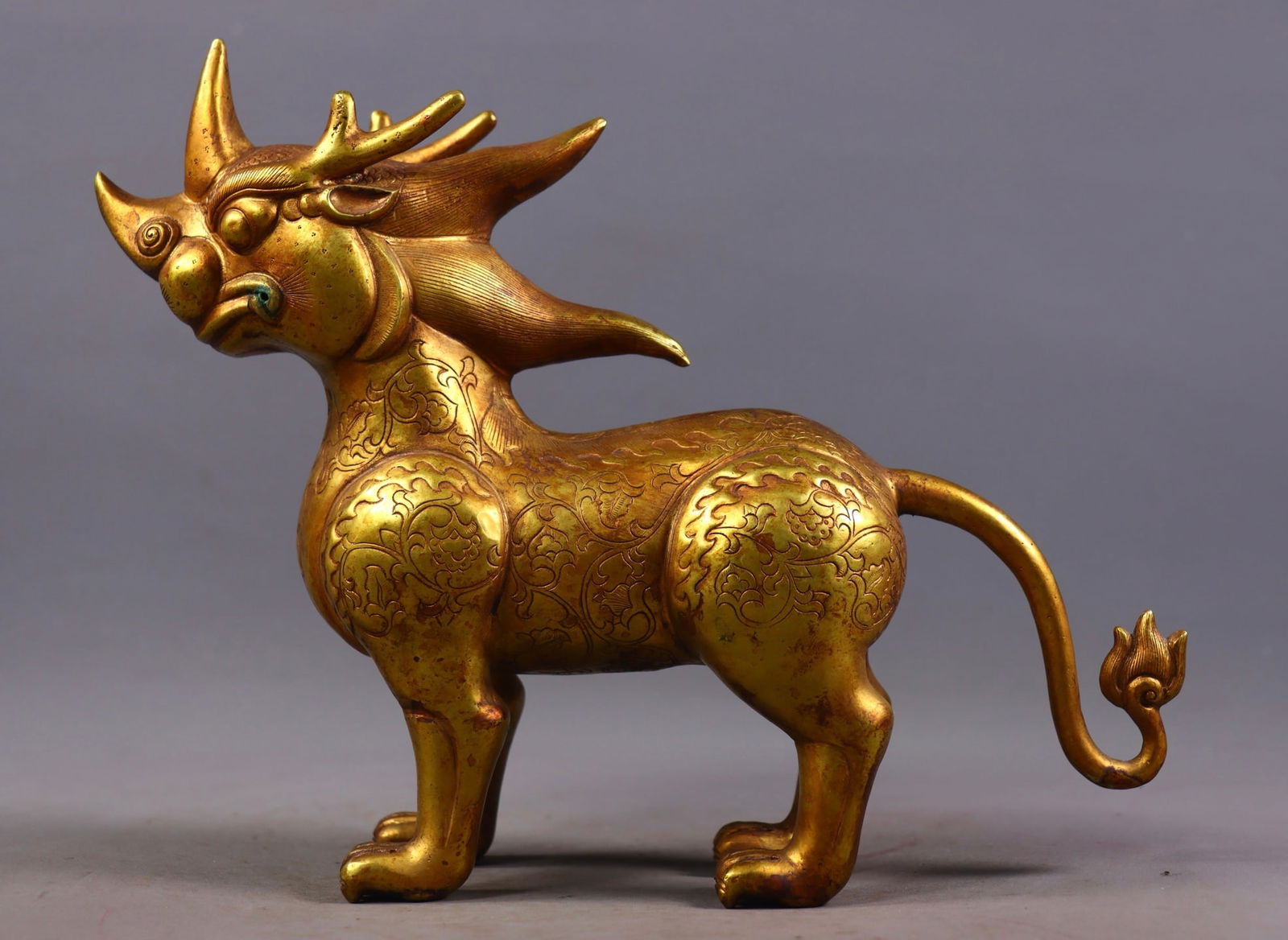 An Exquisite Gilt Bronze Kylin Ornament (1 of 9)