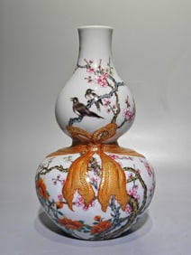 An Exquisite Famille-Rose Iron-Red Painted Gold Flower and Bird Pattern Gourd-Shaped Vase