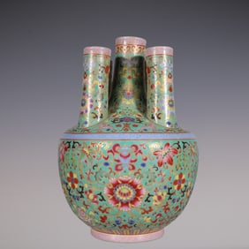 An Exquisite Enamel Painted Gold Lotus Pattern Bats and Peach Pattern Vase