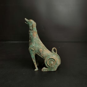 An Exquisite Bronze Dog Ornament