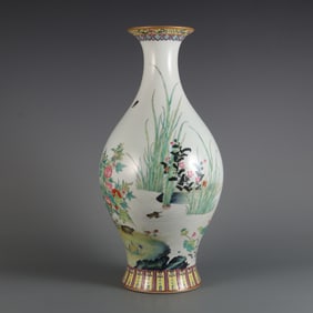 An Exquisite Famille-Rose Flower Pattern with poem Vase
