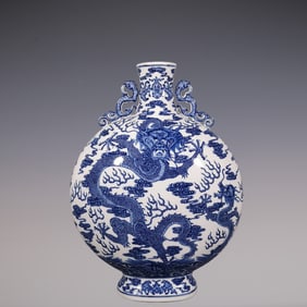 An Exquisite Blue and White Dragon Pattern Seawater Pattern Double-Ears Vase