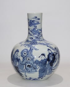 An Exquisite Blue and White Character and Story Pattern Vase