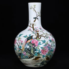 An Exquisite Famille-Rose Flower and Bird Pattern with poem Vase