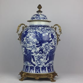 An Exquisite Blue and White Inlaid Bronze Auspicious Cloud Pattern Auspicious Beast Pattern