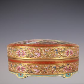 An Exquisite Enamel Lotus Pattern Character and Story Pattern Box