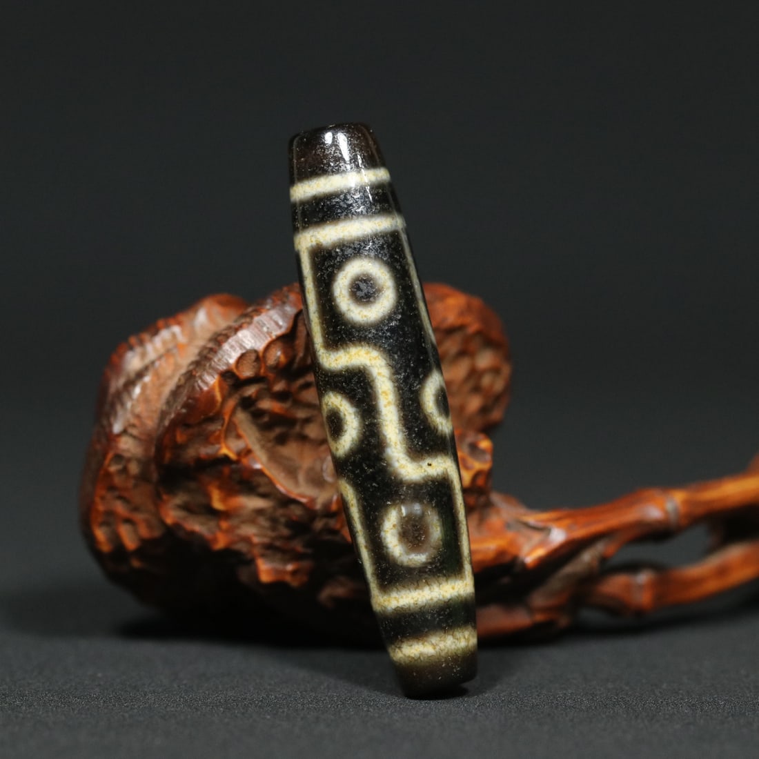 An Exquisite Agate Dzi Bead Pendant (1 of 9)