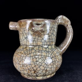 An Exquisite Ge yao Ewer