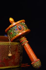 An Exquisite Amber Inlaid Gems Ornament