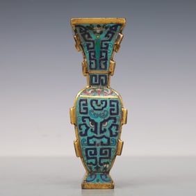 An Exquisite Cloisonne Gilt Bronze Flower Pattern Vase