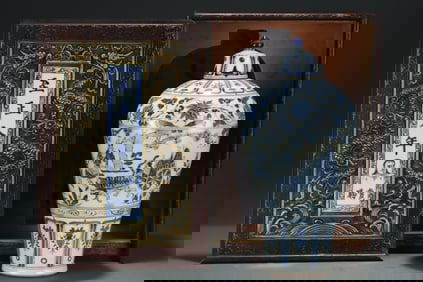 An Exquisite Blue and White Lotus Pattern Character and Story Pattern Vase