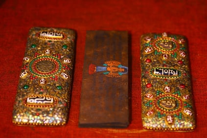 An Exquisite Wooden Inlaid Gems Sutra