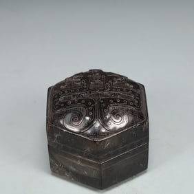 A Exquisite Crystal Dragon Pattern Box