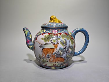 An Exquisite Enamel Purple Sands Lotus Pattern Sika Deer Pattern Teapot