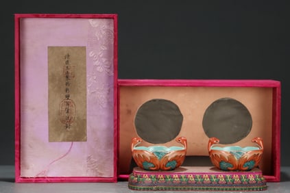 A Pair of Exquisite Famille-Rose Double-Ears Brush Washer