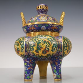 An Exquisite Cloisonne Gilt Bronze Lotus Pattern Dragon Pattern Double-Ears Tripod Censer