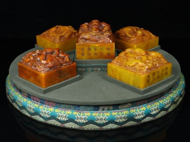 A Set of Fine Shoushan Stone Dragon Pattern Seal Ornament