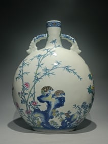An Exquisite Doucai Flower and Bird Pattern Double-Ears Vase