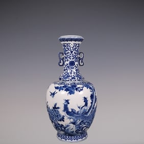 An Exquisite Blue and White Lotus Pattern Flower and Bird Pattern Double-Ears Vase