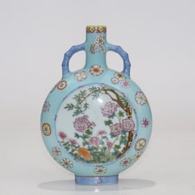 An Exquisite Famille-Rose Green Ground Flower Pattern Double-Ears Vase