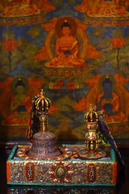 An Exquisite Bronze Inlaid Dzi Bead Painted Color Ornament