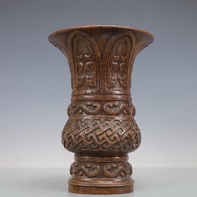 A Exquisite Eaglewood Vase