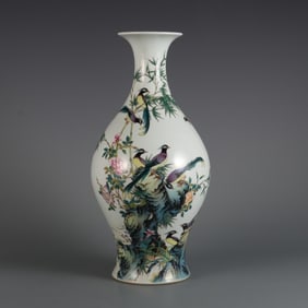 An Exquisite Famille-Rose Flower and Bird Pattern with poem Vase