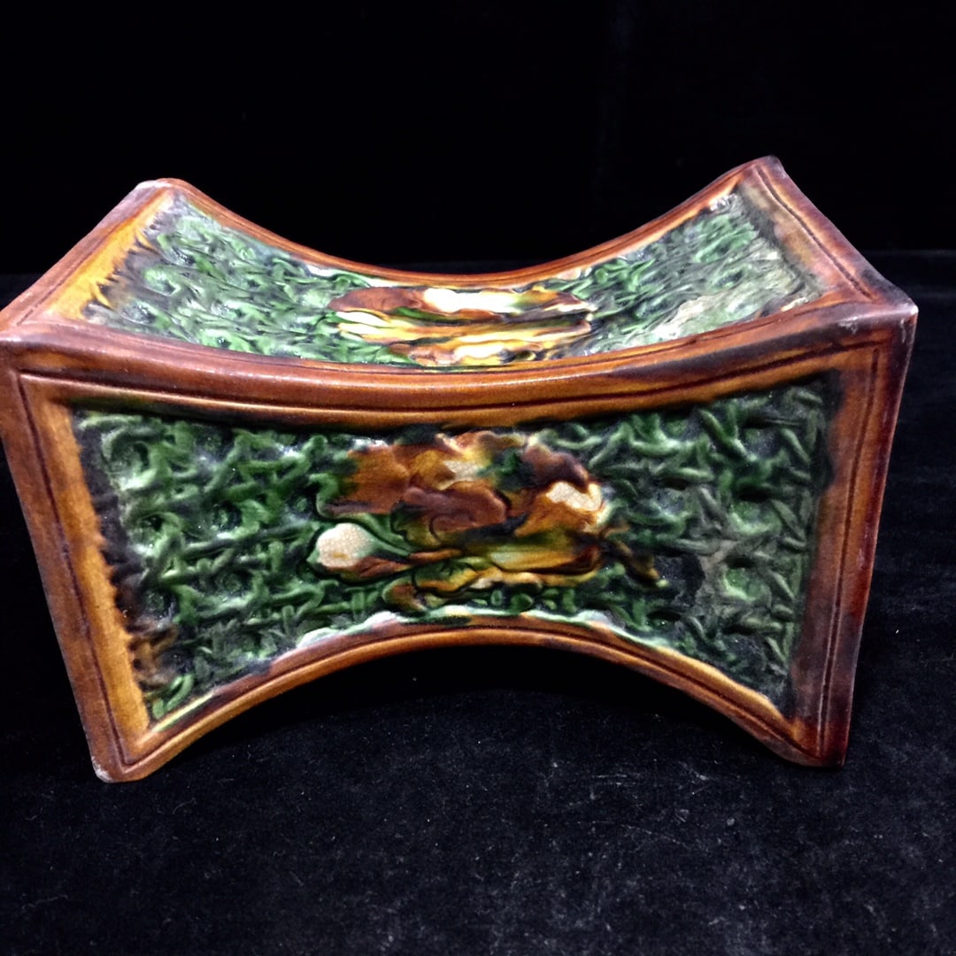 An Exquisite Tang Tri-Color Glazed Pottery Flower Pattern Candlestick: An Exquisite Tang Tri-Color Glazed Pottery Flower Pattern Candlestick Song Dynasty, China Size:5.5inx6.3in唐三彩脉枕 中国宋代 Size:14cmx16cm